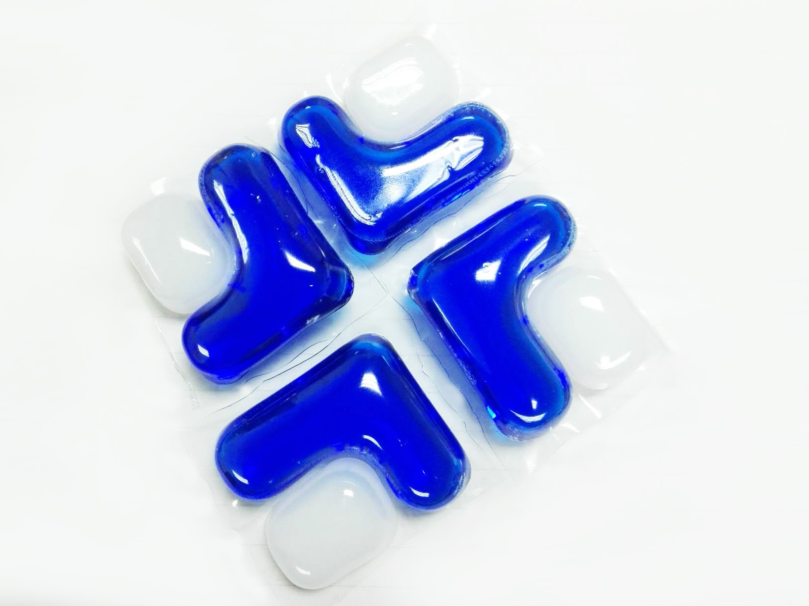2 in 1 laundry pods white & blue